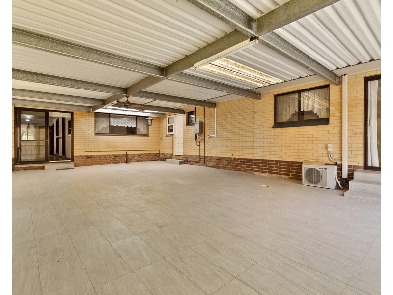 12 Candover Crescent, Huntfield Heights SA 5163