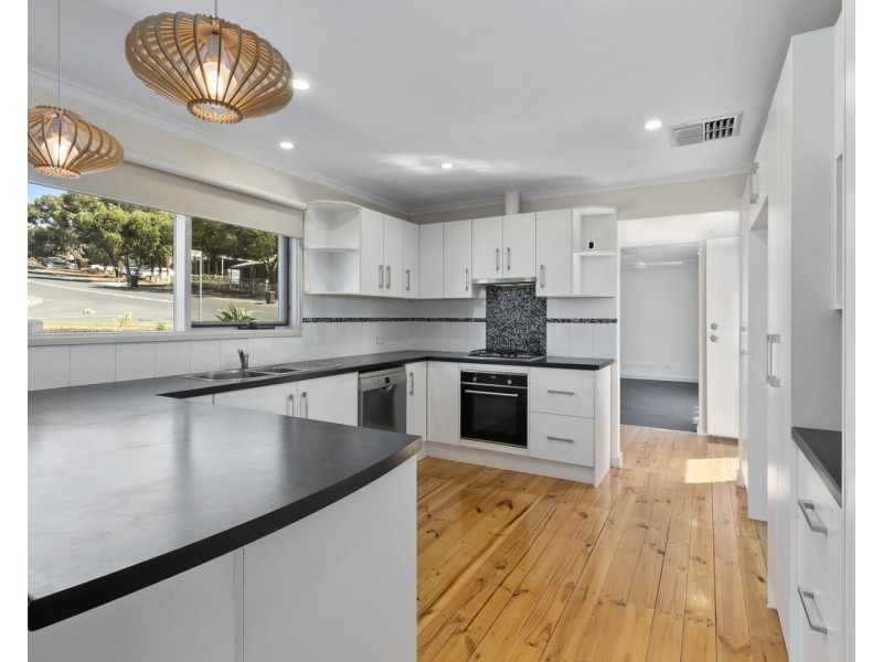 28 Birchenough Road, Huntfield Heights SA 5163