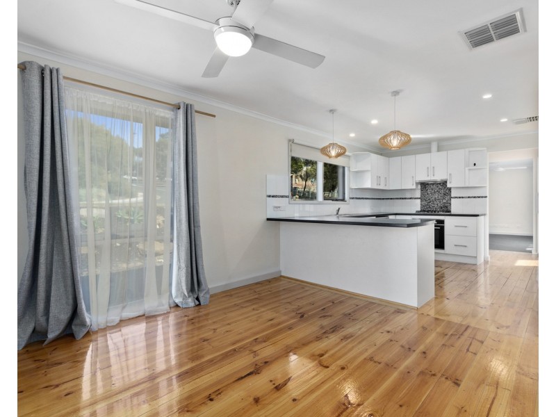 28 Birchenough Road, Huntfield Heights SA 5163