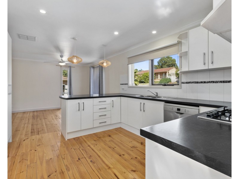 28 Birchenough Road, Huntfield Heights SA 5163