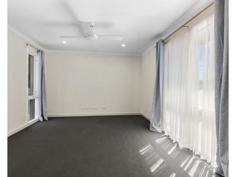 28 Birchenough Road, Huntfield Heights SA 5163