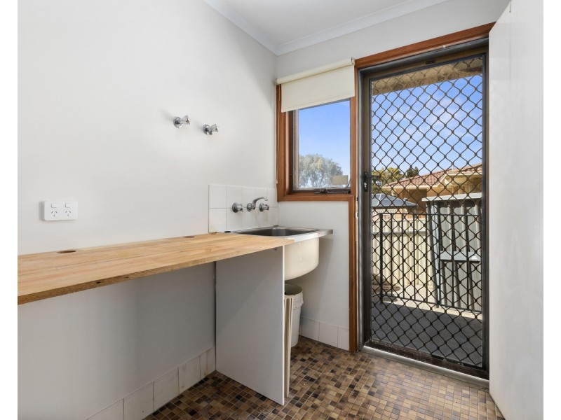 28 Birchenough Road, Huntfield Heights SA 5163