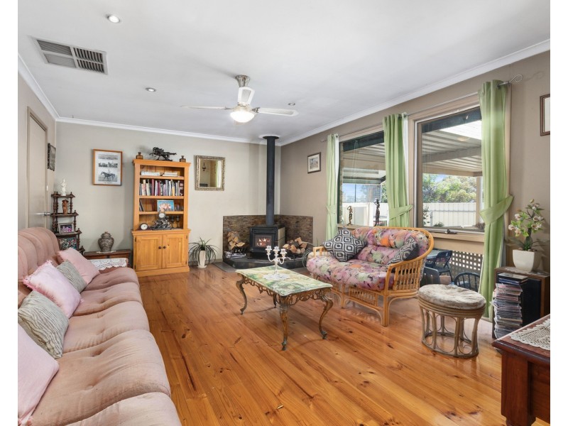 4 Finian Road, Christie Downs SA 5164