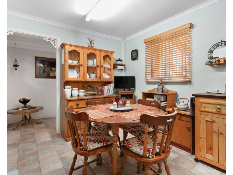 4 Finian Road, Christie Downs SA 5164