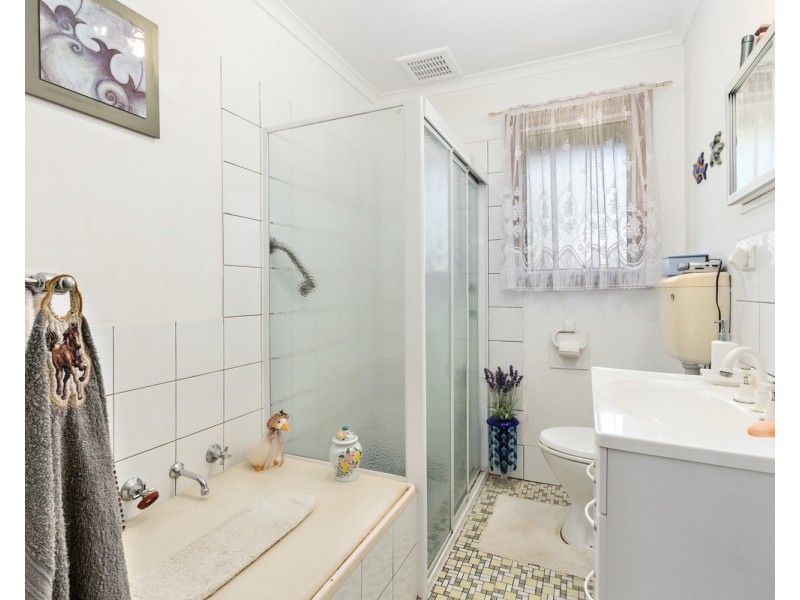 4 Finian Road, Christie Downs SA 5164