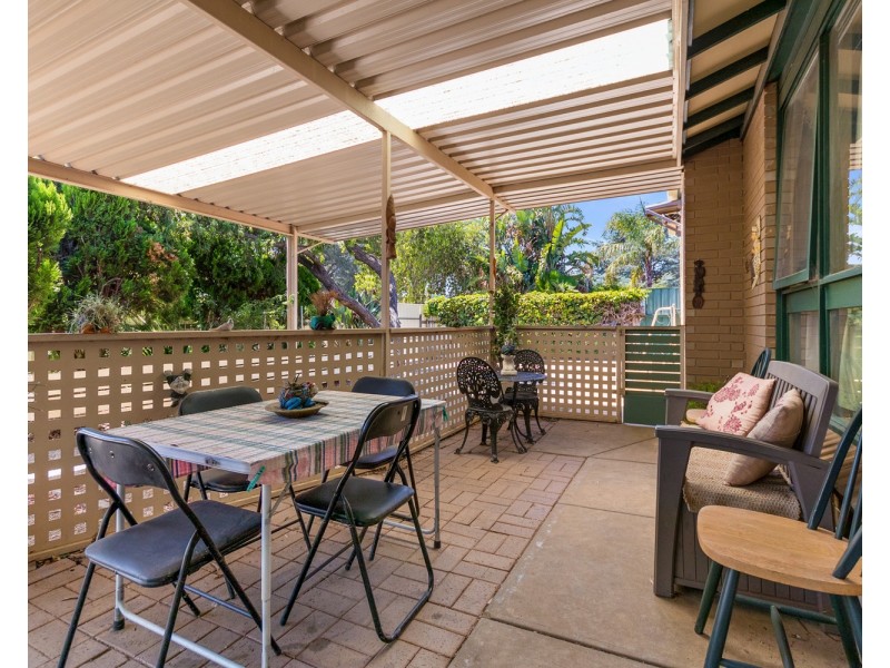 4 Finian Road, Christie Downs SA 5164