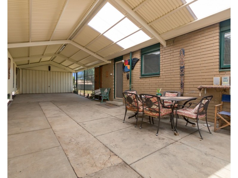 4 Finian Road, Christie Downs SA 5164