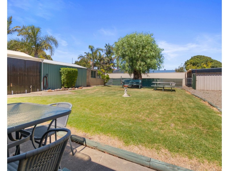 4 Finian Road, Christie Downs SA 5164