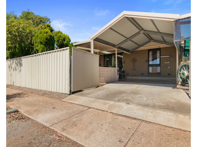 4 Finian Road, Christie Downs SA 5164