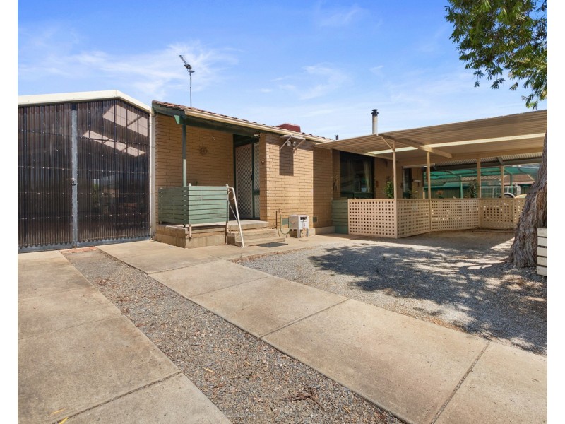 4 Finian Road, Christie Downs SA 5164