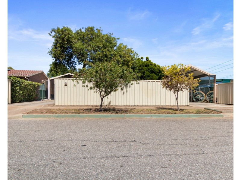 4 Finian Road, Christie Downs SA 5164