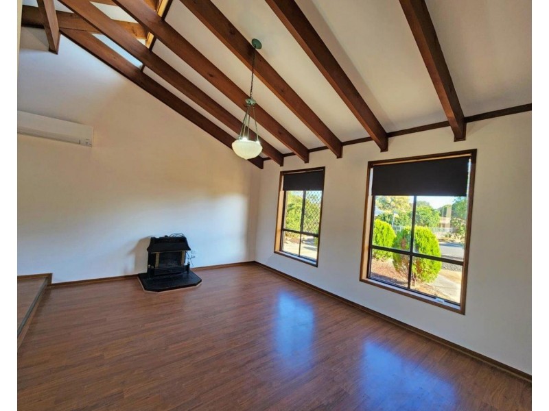 16 Seeger Drive, Morphett Vale SA 5162