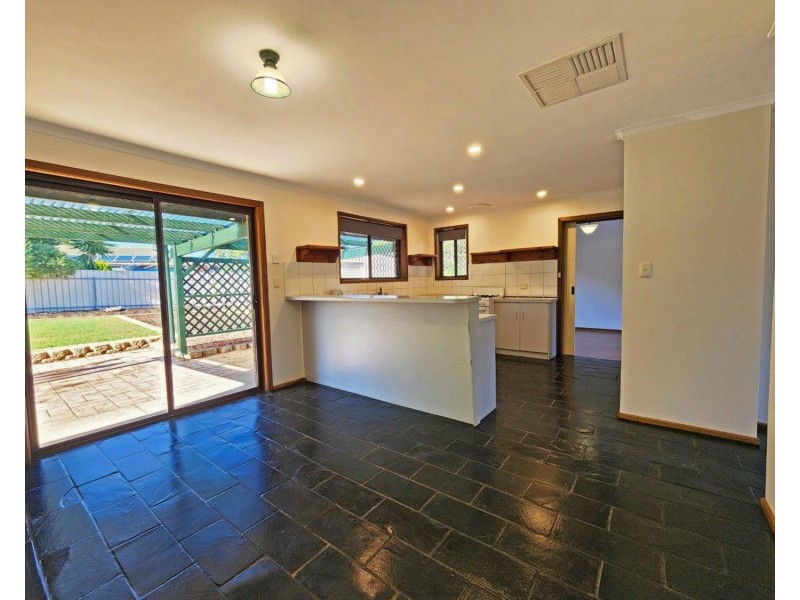 16 Seeger Drive, Morphett Vale SA 5162