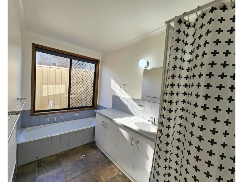 16 Seeger Drive, Morphett Vale SA 5162