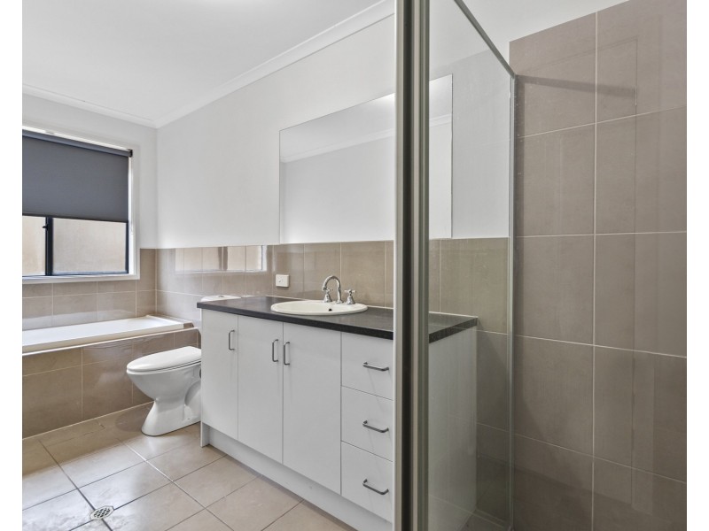 8 Manordale Court, Seaford Meadows SA 5169