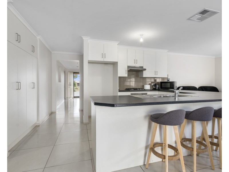 8 Manordale Court, Seaford Meadows SA 5169