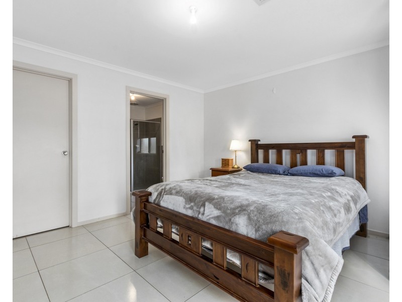 8 Manordale Court, Seaford Meadows SA 5169