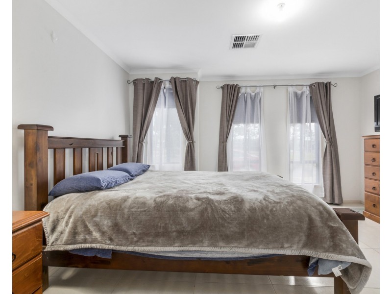 8 Manordale Court, Seaford Meadows SA 5169