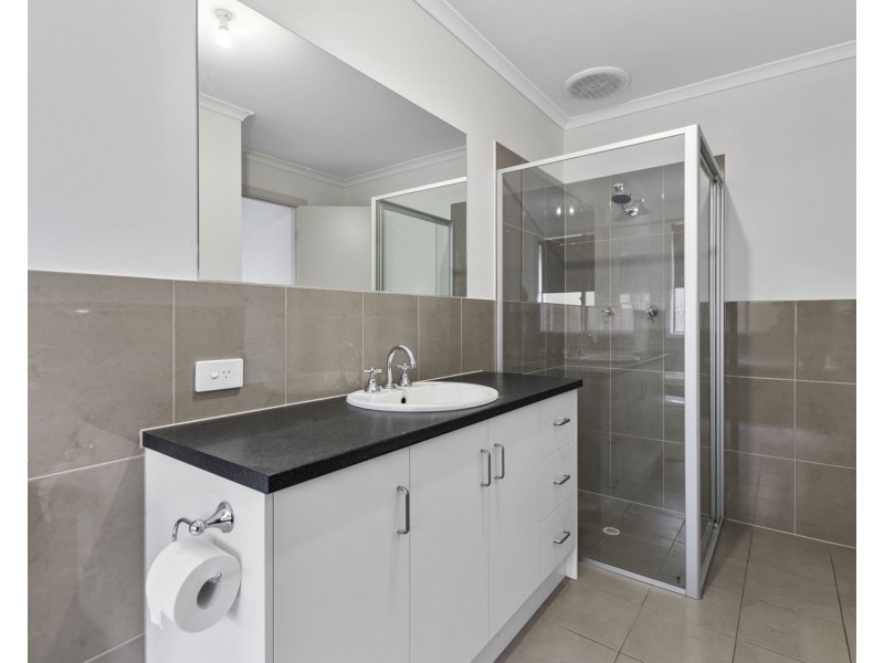 8 Manordale Court, Seaford Meadows SA 5169