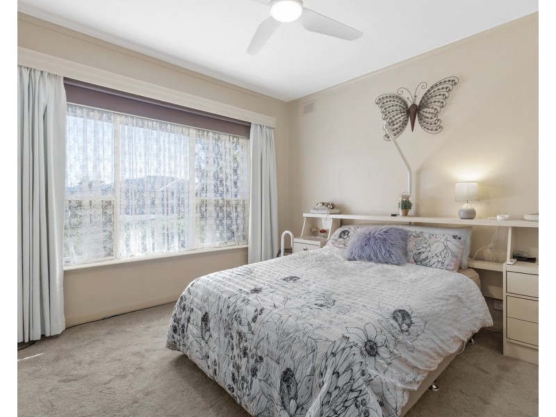 16 Jennifer Drive, Morphett Vale SA 5162