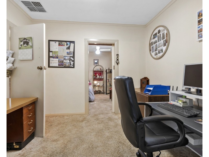 16 Jennifer Drive, Morphett Vale SA 5162