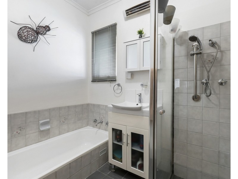 16 Jennifer Drive, Morphett Vale SA 5162