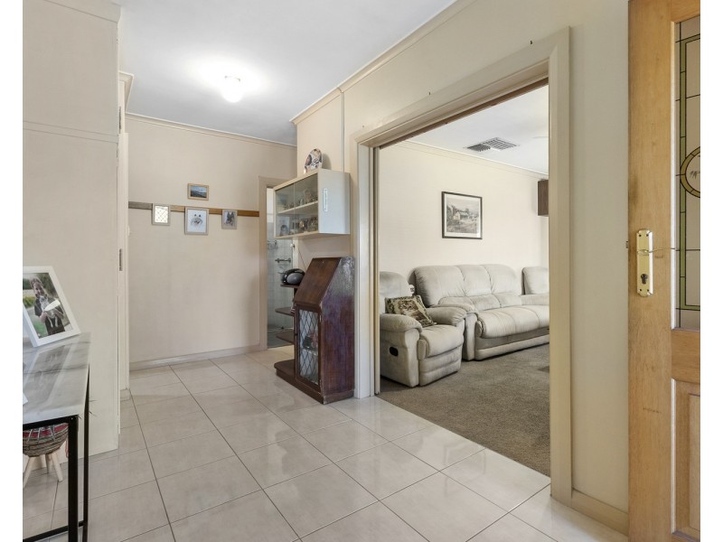 16 Jennifer Drive, Morphett Vale SA 5162