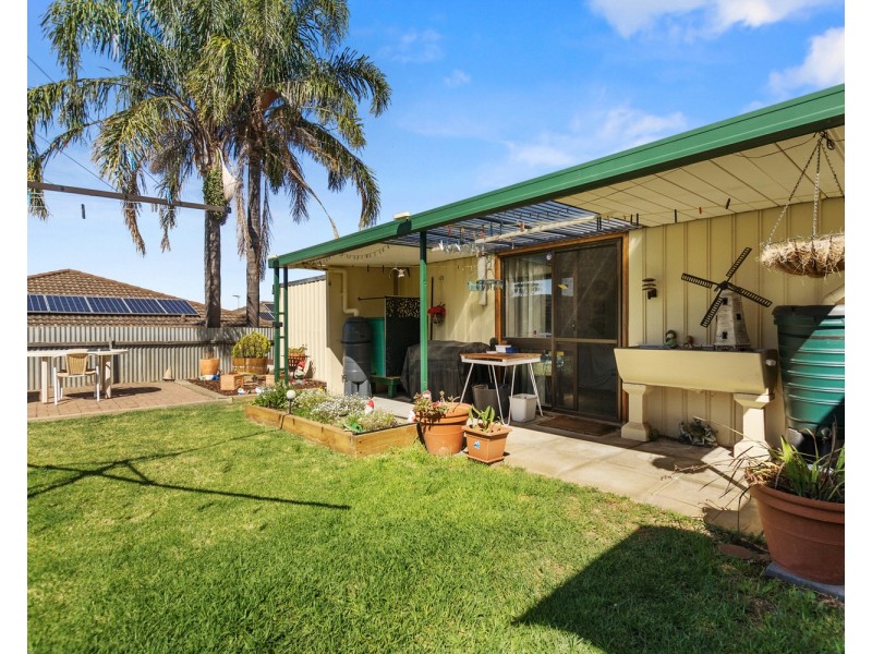 16 Jennifer Drive, Morphett Vale SA 5162