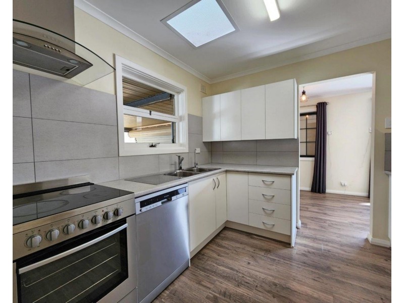 4 Brendan Street, Christie Downs SA 5164