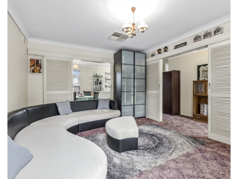 25 Suffolk Drive, Morphett Vale SA 5162