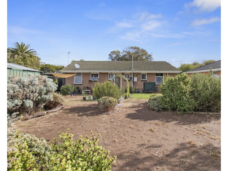 40 Adrian Street, Christie Downs SA 5164