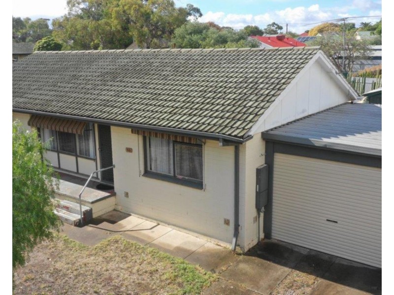 40 Adrian Street, Christie Downs SA 5164