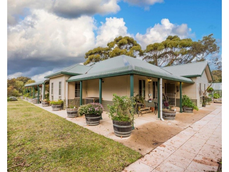 72 Lovers Lane, Brownlow Ki SA 5223