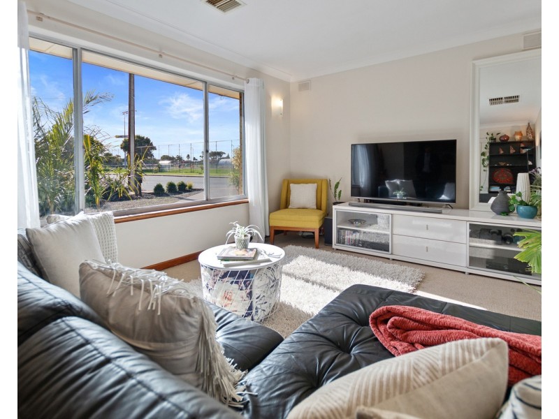 2 McRae Road, Port Noarlunga South SA 5167