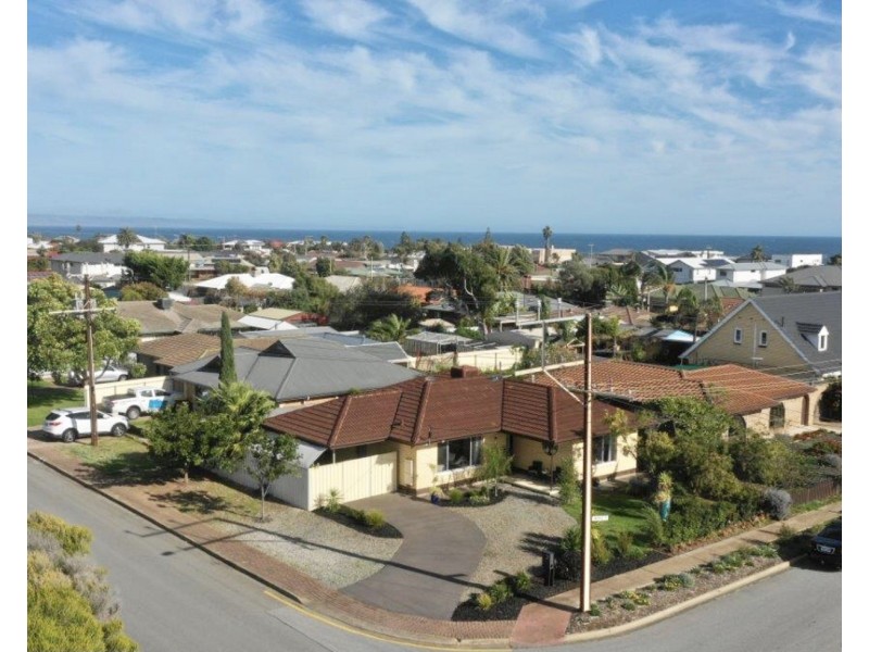 2 McRae Road, Port Noarlunga South SA 5167