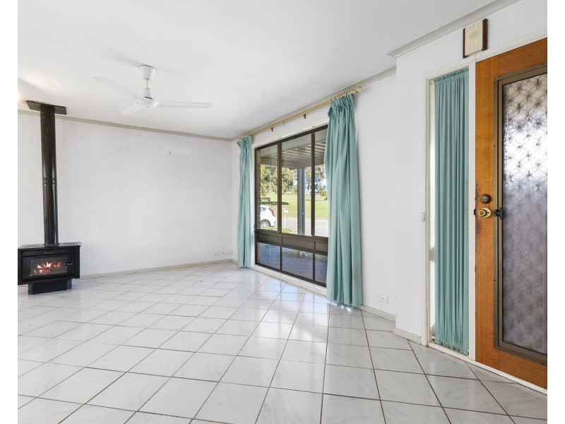 1 MacDonald Road, Christie Downs SA 5164