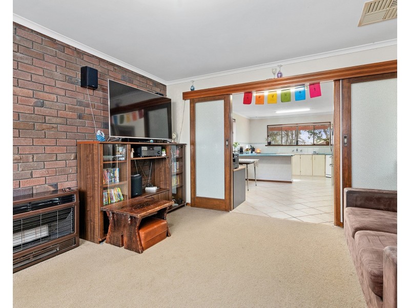 21 Radcliffe Grove, Christie Downs SA 5164