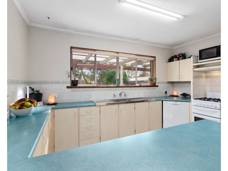 21 Radcliffe Grove, Christie Downs SA 5164