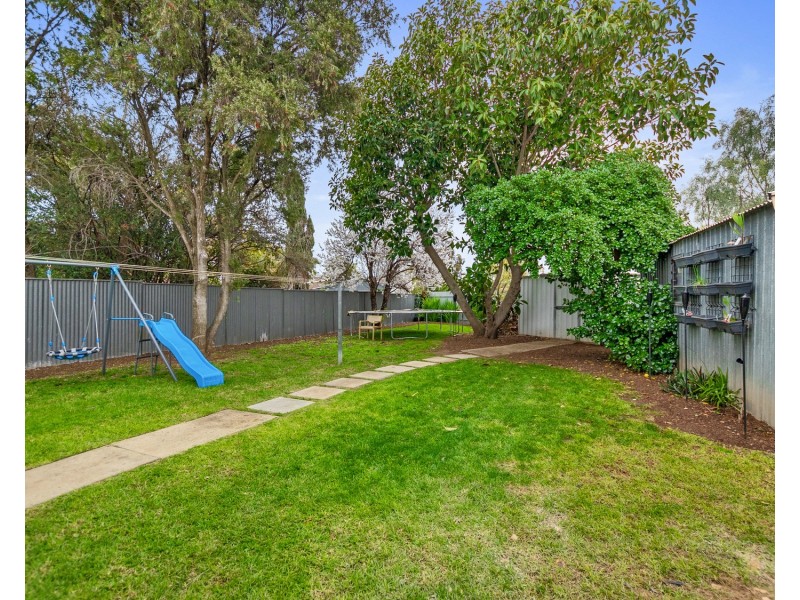 21 Radcliffe Grove, Christie Downs SA 5164