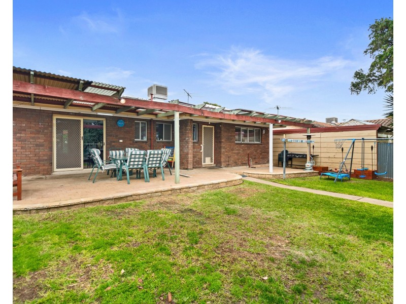 21 Radcliffe Grove, Christie Downs SA 5164