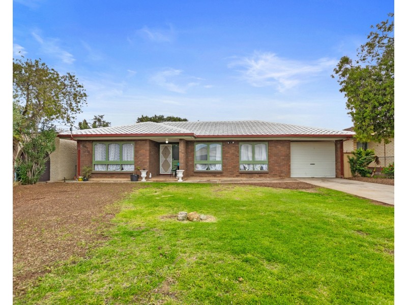 21 Radcliffe Grove, Christie Downs SA 5164