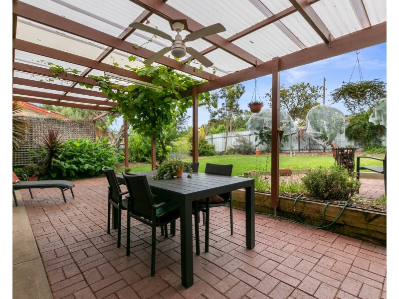 2 Barry Street, Port Noarlunga SA 5167