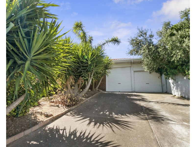 33 Woocalla Street, O’sullivan Beach SA 5166