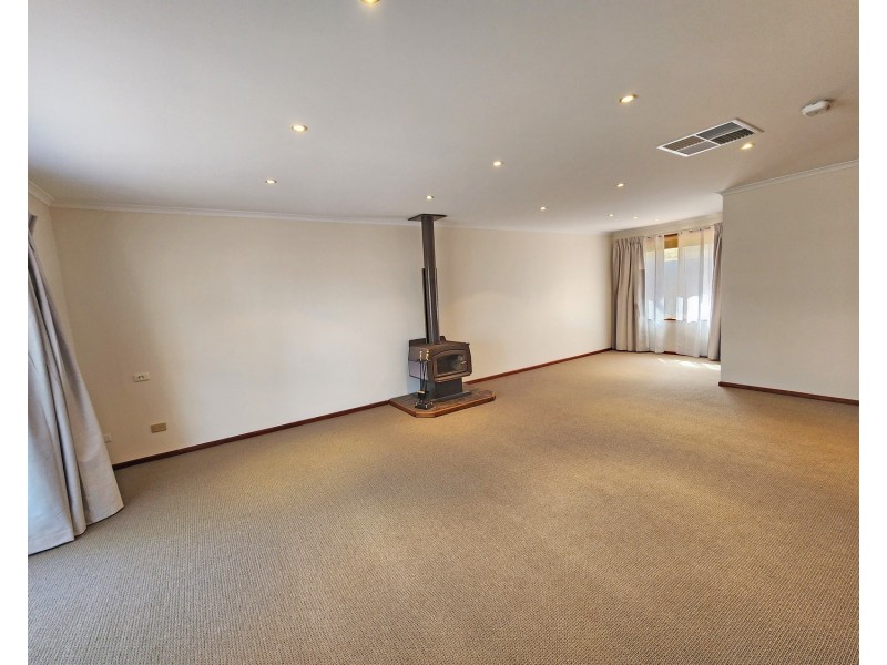 2 Smugglers Drive, Seaford Rise SA 5169