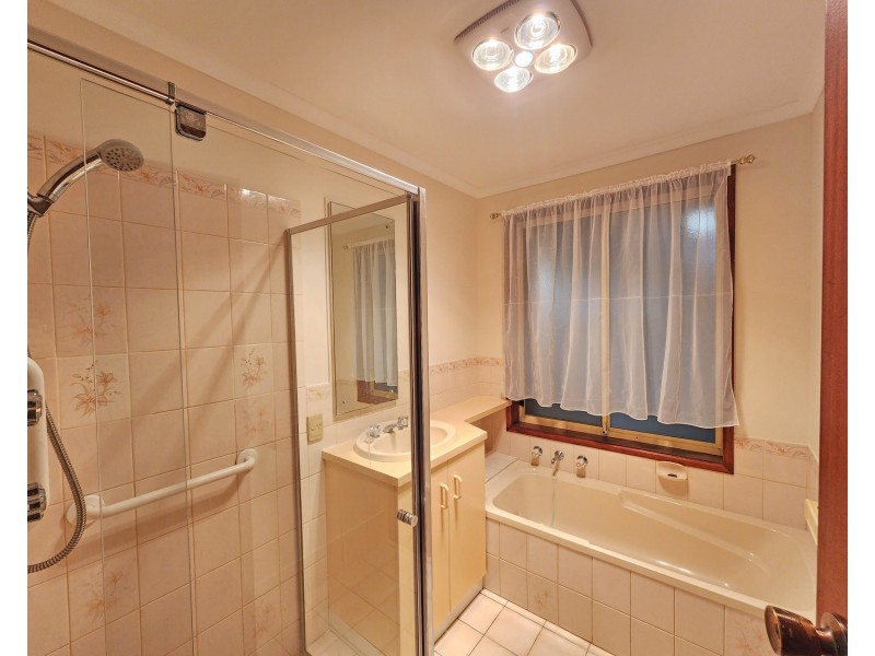 2 Smugglers Drive, Seaford Rise SA 5169