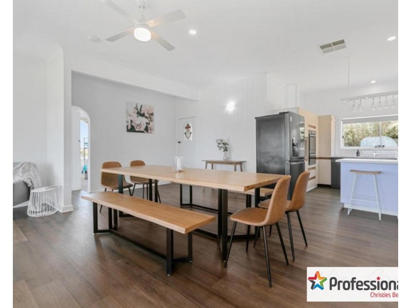 4 Esplanade, Christies Beach SA 5165