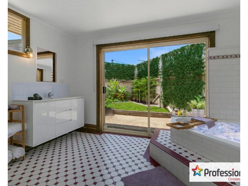 4 Esplanade, Christies Beach SA 5165