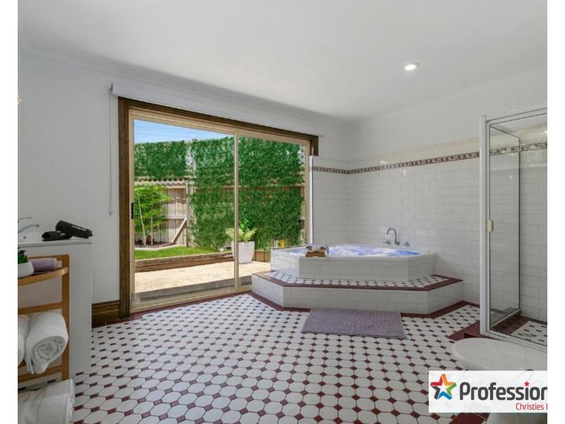 4 Esplanade, Christies Beach SA 5165
