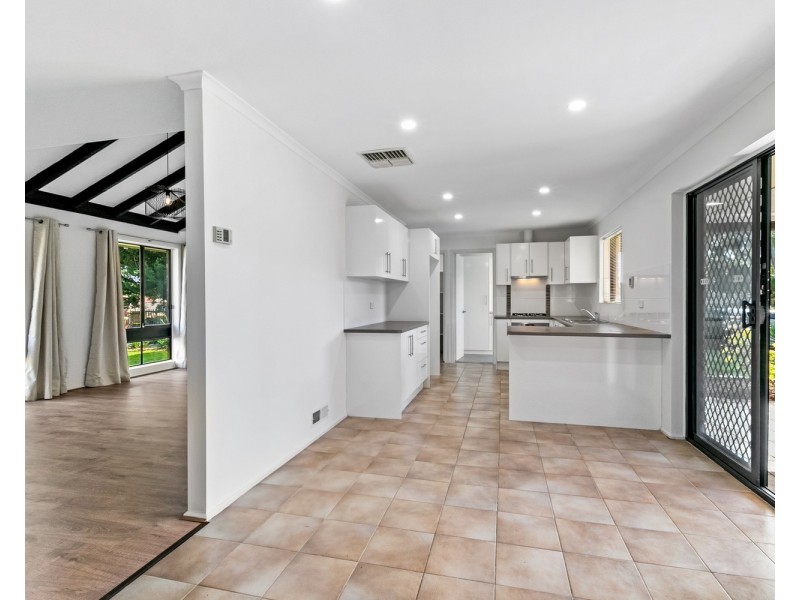 5 Bennett Close, Aberfoyle Park SA 5159