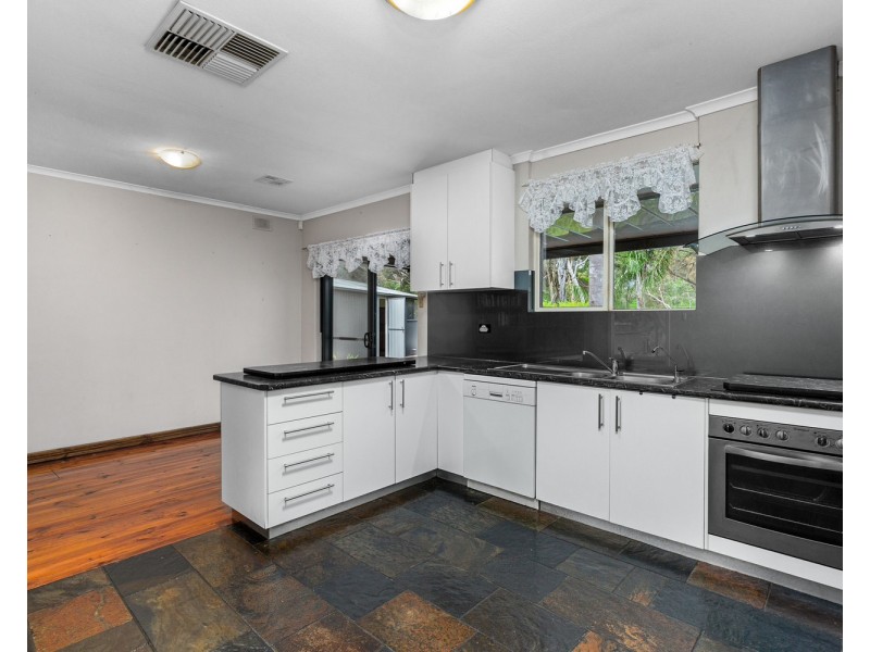 25 Yeldham Drive, Morphett Vale SA 5162